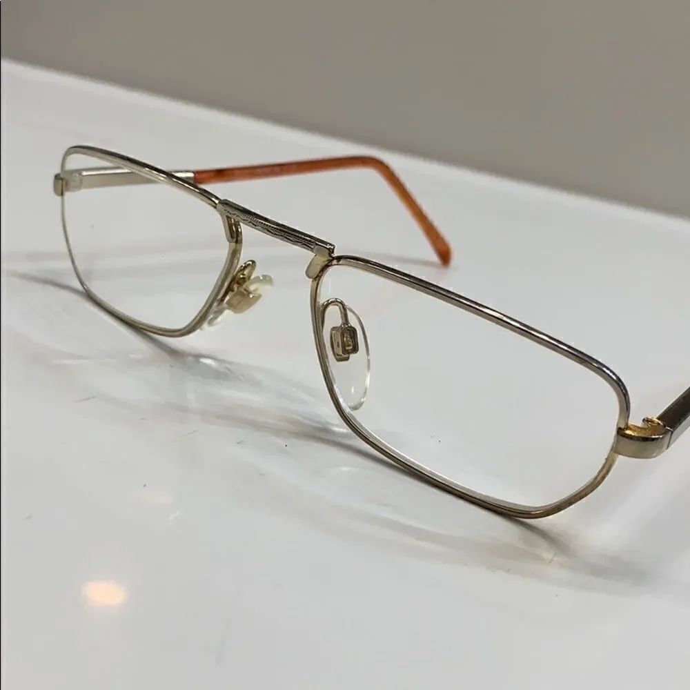 🌷Liz Claiborne Gold Eyeglass Frame Vintage 🌷